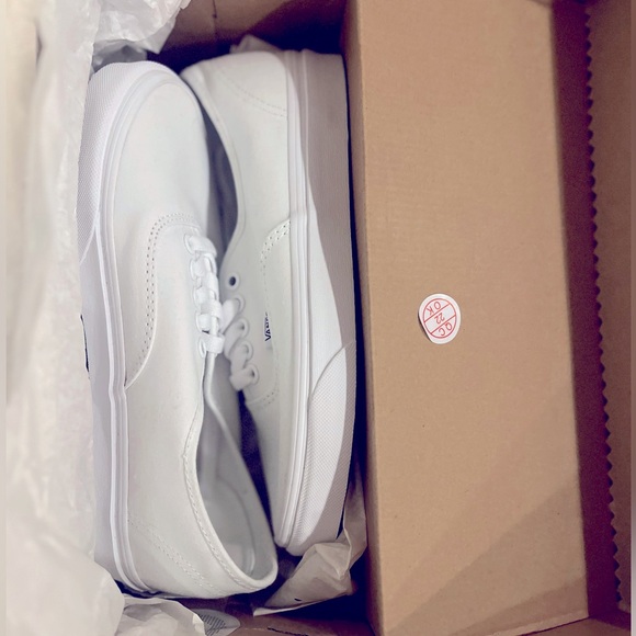 Vans Shoes - Vans True White Sneakers - Brand New in Box